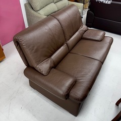 【超美品‼️】定価数十万♪ 高級 カリモク家具 チターノ 153cm幅2人掛けソファ ラヴソファ 本革製ブラウン♪の画像