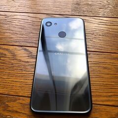 Kyocera GRATINA KYV48 ブラック（SIMフリー）の画像