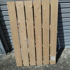 中古　すのこ　長さ85㎝、幅47㎝が５枚、長さ85㎝、幅56㎝が...