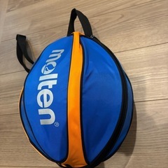 バスケットボールとケースの画像