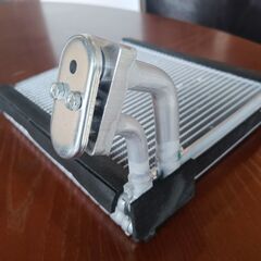 スズキ用　エバポレーター！！　社外新品！！　車のエアコン修理に～　参考純正品番95411-72MA3の画像