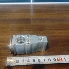 スズキ  エバポレーター 社外新品 95411-72MA3 エキスパンションバルブ 95431-74P00 Oリング付きの画像