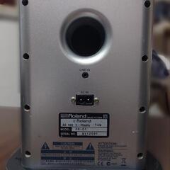 Rolandのスタンドスピーカーの画像