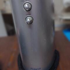 Rolandのスタンドスピーカーの画像