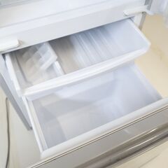 伊勢崎【現状品】gi5-2 シャープ SHARP ノンフロン冷凍冷蔵庫 SJ-D140-S 2018年製 中国製 137ℓの画像