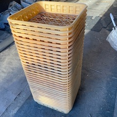 プラスチックの入れ物の画像