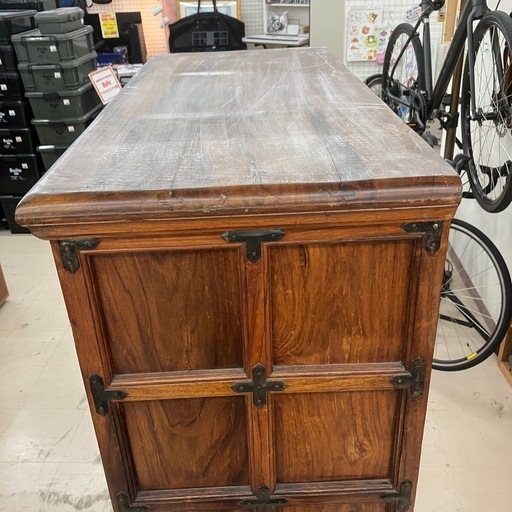 中古品　インド家具　スペイン家具　アンティーク本棚　幅90㎝　公田店