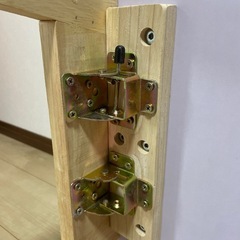 ホワイト木製テーブルの画像