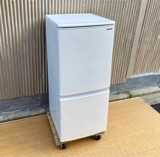 SHARP 137L冷蔵庫SJ-C14E-W (日曜リサイクル) 円町のキッチン SHARP 137L冷蔵庫SJ-C14E-W (日曜リサイクル) 円町のキッチン