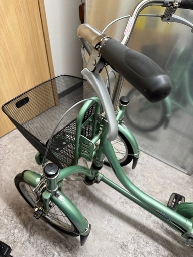 ミーナ　三輪車　高齢者