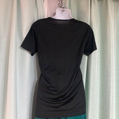 GU 黒 コットンクルーネックM☆の画像