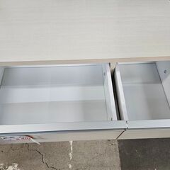 リサイクルショップどりーむ天保山店　No2047　未使用品♪　ペールカウンター　アイリスオーヤマ　ゴミ箱収納付き棚　ホワイト　※ゴミ箱は付属されていません(´;ω;｀)の画像