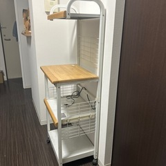 キッチン棚　コンセント付きの画像