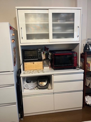 7月中旬まで』引っ越しのため食器棚お譲り致します。