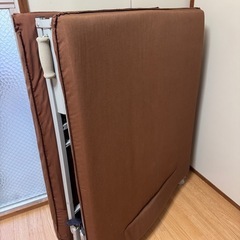 折りたたみベッド　の画像