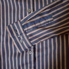 ５月末まで！使用・洗濯済　ユニクロ　ストライプシャツ(紺)の画像