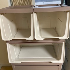 プラスチック収納ケースの画像