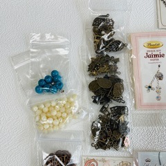 アクセサリーパーツ色々の画像