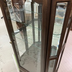 中古美品　上ヶ嶋木工　飾り棚　コレクションケース　キャビネット　ライト点灯可能　公田店の画像