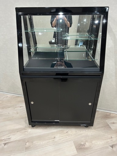 【定価10万以上】鍵付きショーケース