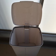 (商談中)ニトリ20ℓ ゴミ箱　　　の画像