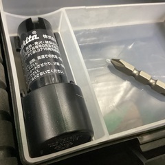 新品】マキタ 7、2V ペン インパクトドライバー 充電器 バッテリーのセット TD022Dの画像