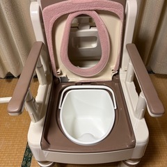 介護用ポータブルトイレ
の画像