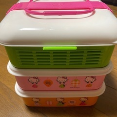 ハローキティ 3段ランチボックス+プラスチック皿4枚