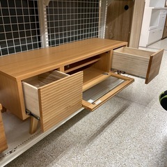 テレビボードの画像