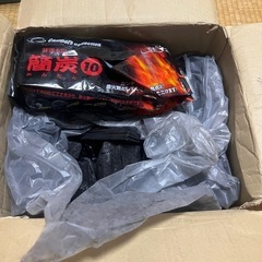 BBQ木炭　４キロ程と着火剤の画像