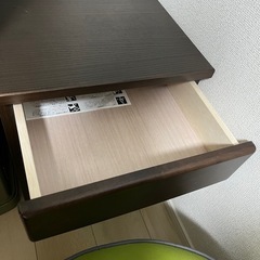 ナイトテーブルの画像
