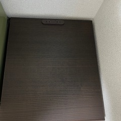 ナイトテーブルの画像