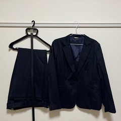 購入時¥7,500→¥1,500 レディーススーツ　大きめ　紺〜...