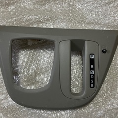 ダイハツ　ムーブ　LA100S シフトカバー　エアコンスイッチカバー　ベージュの画像