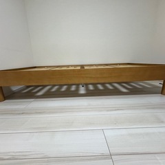 ベッドフレームの画像