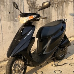 大人気セール‼️安心のリアタイヤ新品✨️クラッチ新品✨️バッテリー充電済み🔋嬉しいオイル交換済み♻️燃費重視&バイク初心者の方にオススメ🔰ラクラク始動のインジェクション💥CA42A アドレスV50✴の画像