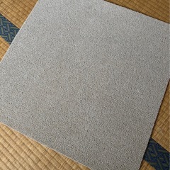 ⚠️トラック手配出来次第すぐ処分します ◾️引き渡し可能日→5/13.15◼️（新品）タイルカーペット2枚【引き取り限定】の画像