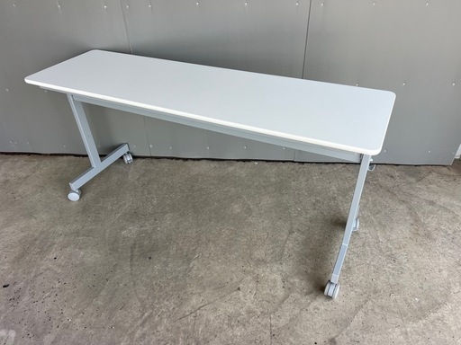 会議用テーブル　跳ね上げタイプ　キャスター付き