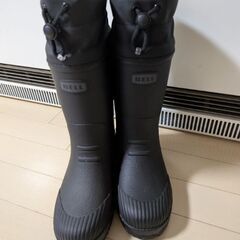 23センチ長靴黒色スパイク付き