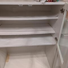 食器棚の画像