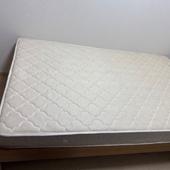 セミダブルベッド
