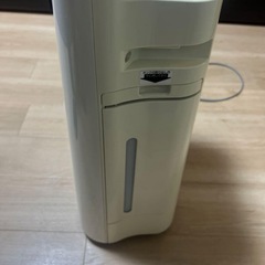 加湿空気浄機　SHARP KC-D40-Wの画像