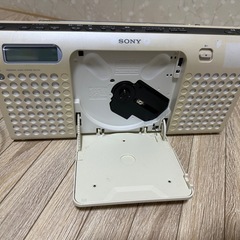 SONY 日本語表記のスリムデザイン 語学学習に役立つ再生速度調整 SONY CDラジオZS-E70の画像