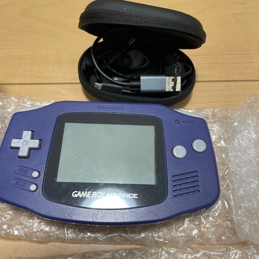 ゲーム本体、ソフト、アイポット、イヤホンなどセット