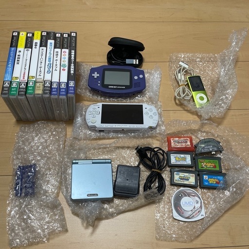 ゲーム本体、ソフト、アイポット、イヤホンなどセット