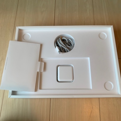【美品】MacBook Air M2 8G 512GB 2022 A2681