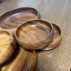 無料にしました！単品OK　【最終価格】300円→200円→100円→50円　木のボウル　大小セットの画像