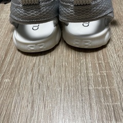 CLARAHベビーサンダル
の画像