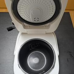 【美品】TOSHIBA 炊飯器 2018年製の画像