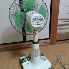 昭和レトロ扇風機の画像